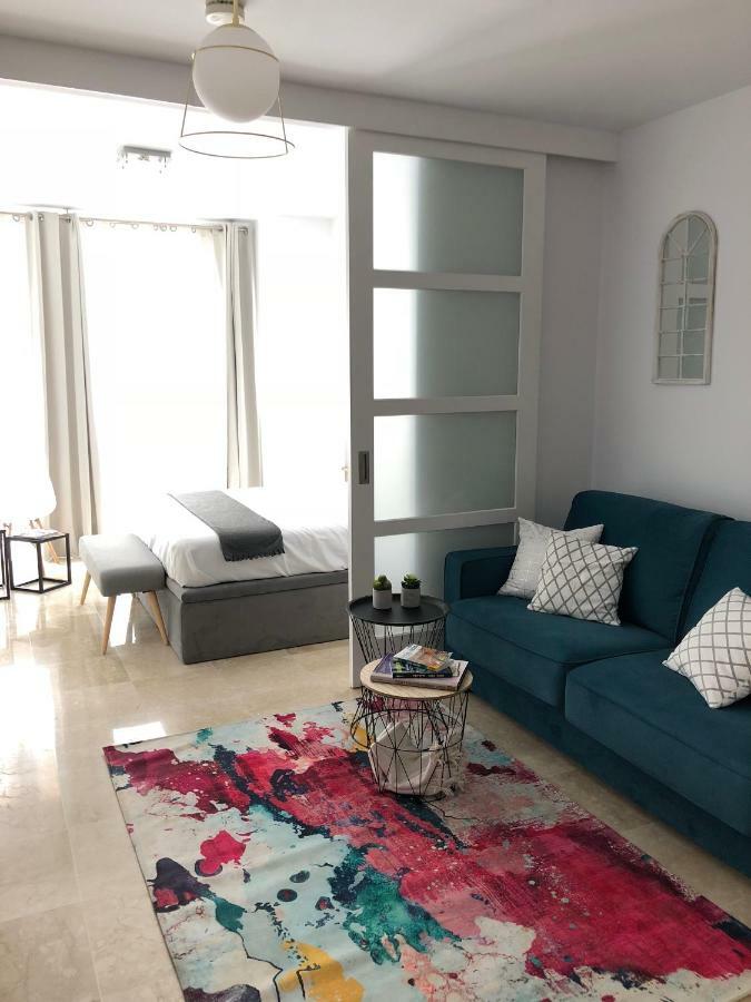 Apartamento Ancha del Carmen AVE Centro Málaga madmar lujo New Zambrano Exterior foto